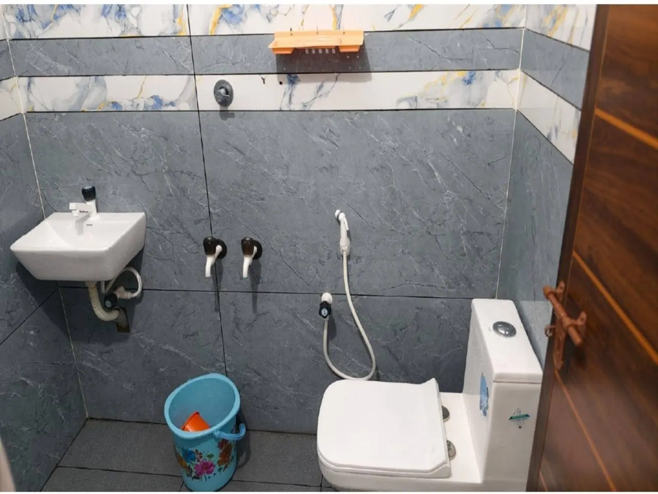 Zahara AC Homestay — Home Stay Package, room photo 2